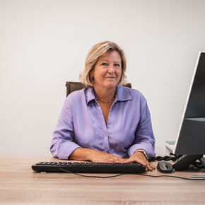 Dr. Catherine Vryens
