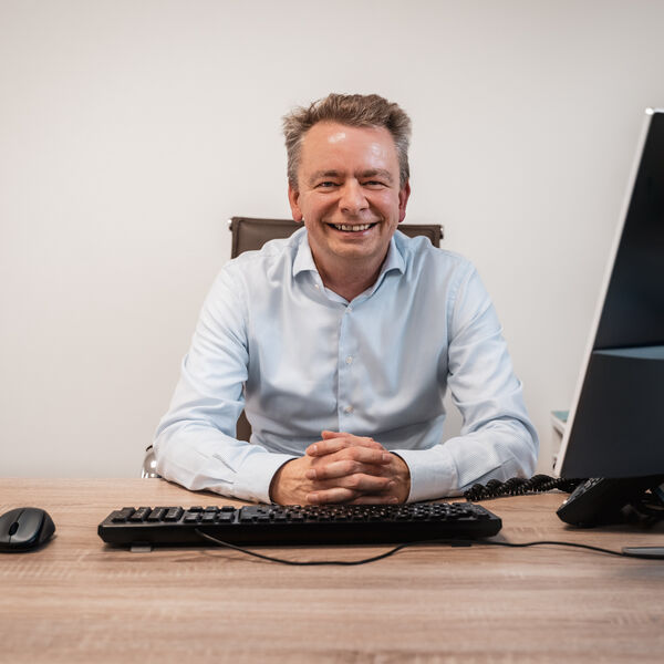 Dr. Peter Potargent