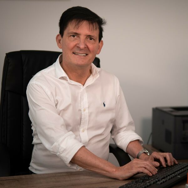 Drs. Henk de Haas                 MSc / MBA