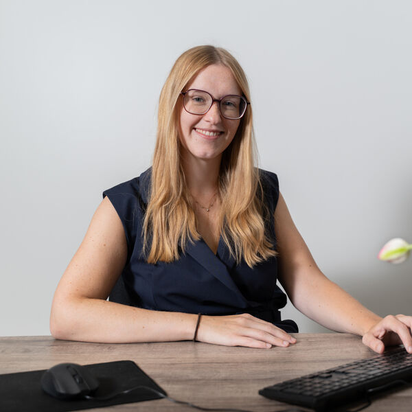 Dr. Sara Hendrickx